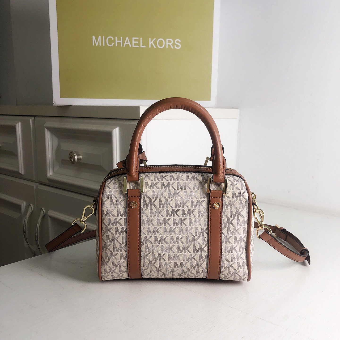 New Michael Kors Women Luxury  - đánh giá và giá Travel Accessories Gifts