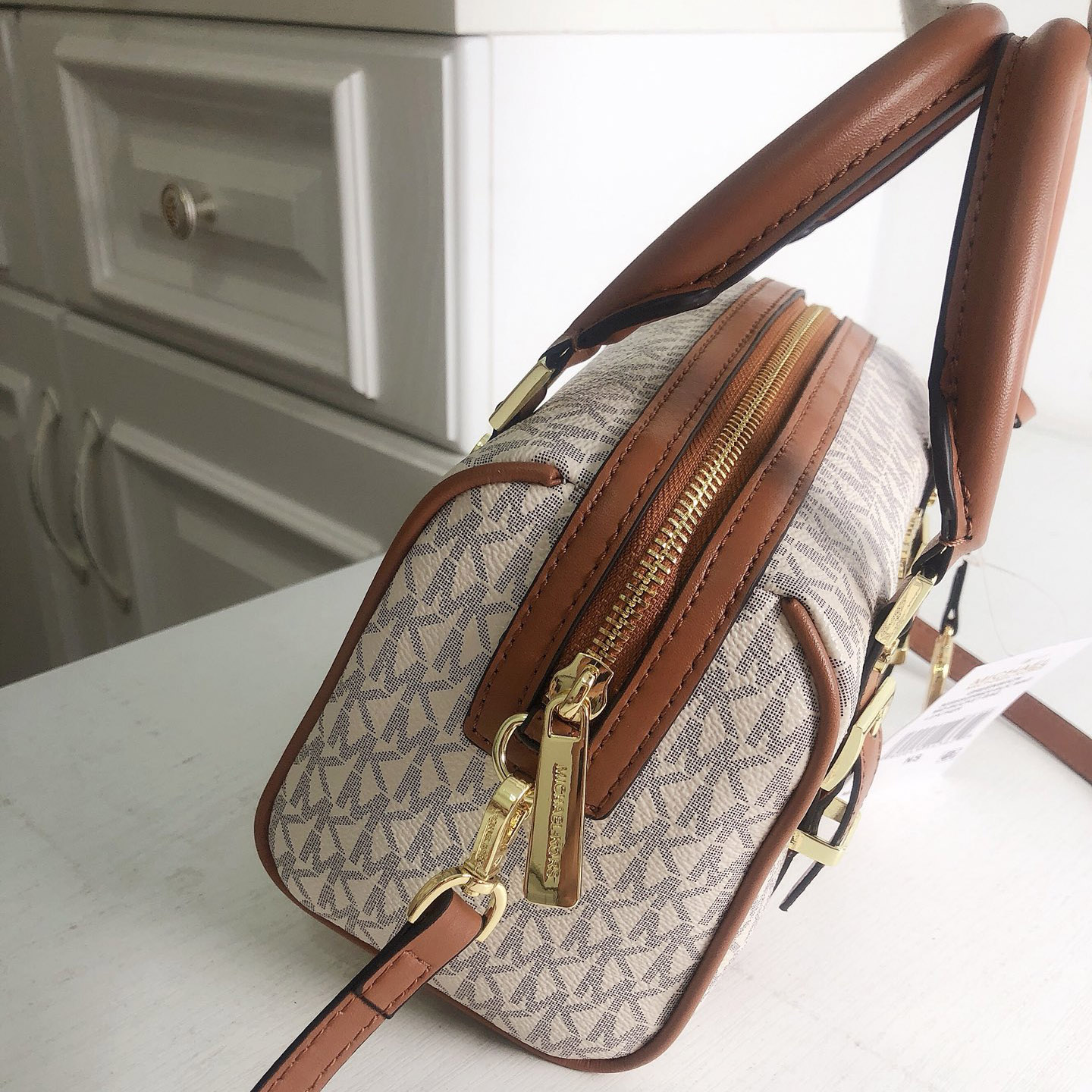New Michael Kors Women Luxury  - đánh giá và giá Travel Accessories Gifts