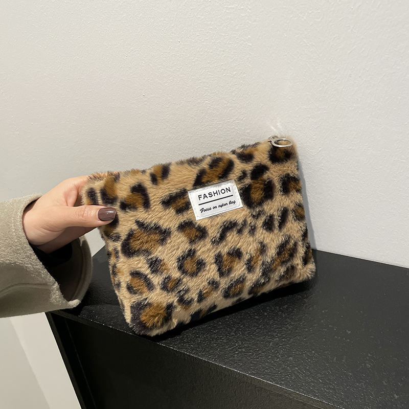 Leopard print plush Makeup Bag - đánh giá và giá Travel Accessories Toiletry Bag